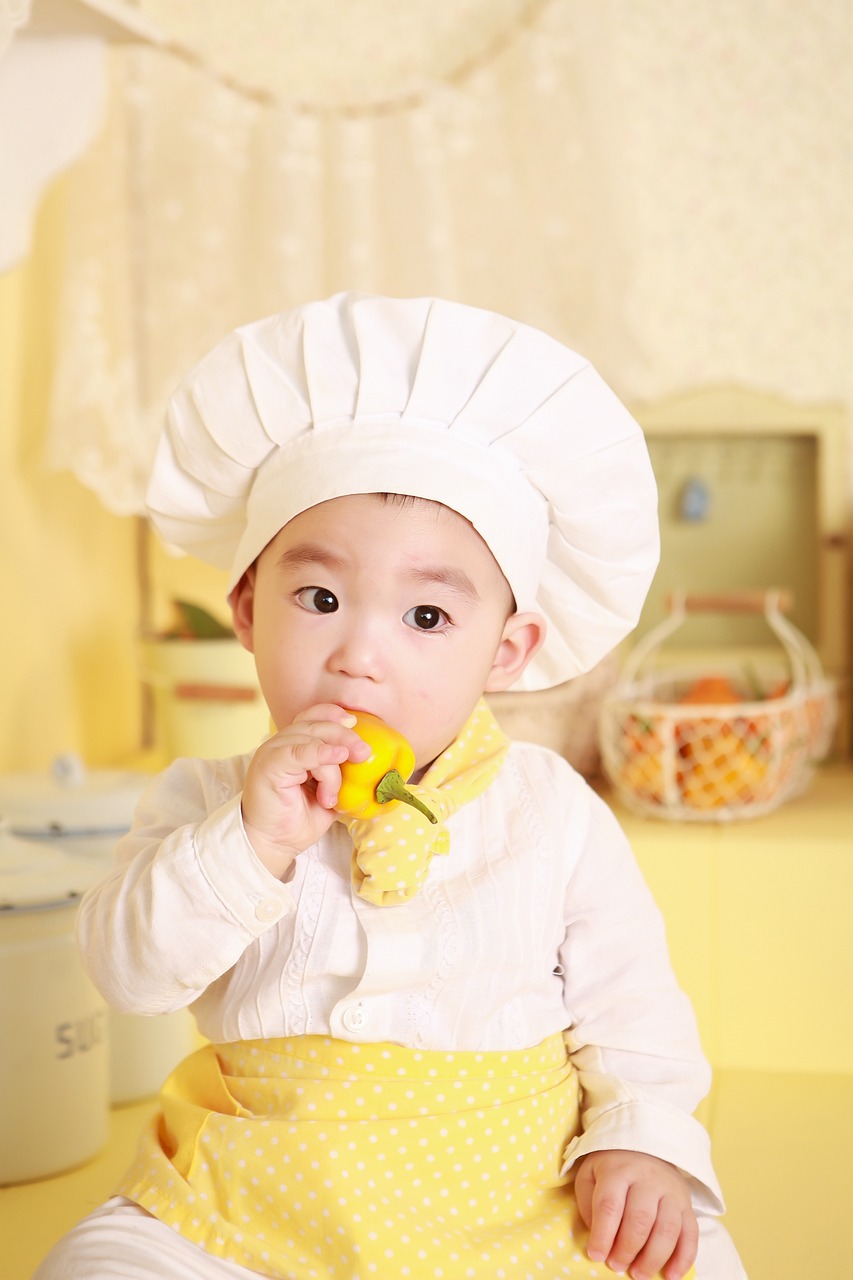 代孕孕妈供卵生的宝宝吃太饱会吐吗（孕妈供卵生的宝宝吃太饱会吐吗怎么办）
